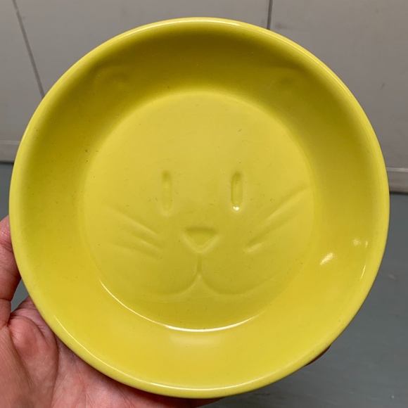Cute Cat Dish with Kitty Face Yellow Feline Pet Kitten Kitchen Vintage Kitsch - Picture 1 of 6